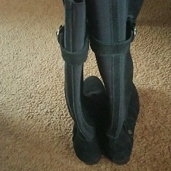 Boots - Picture 3 of 5